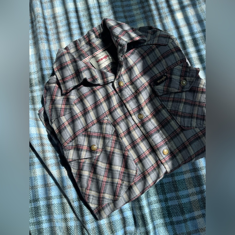 Wrangler plaid pearl snap